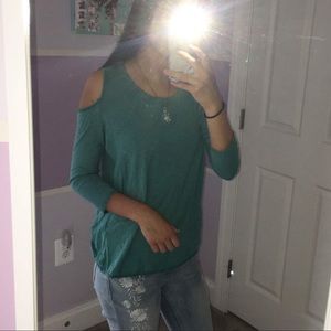 quarter sleeve xs but fits like small